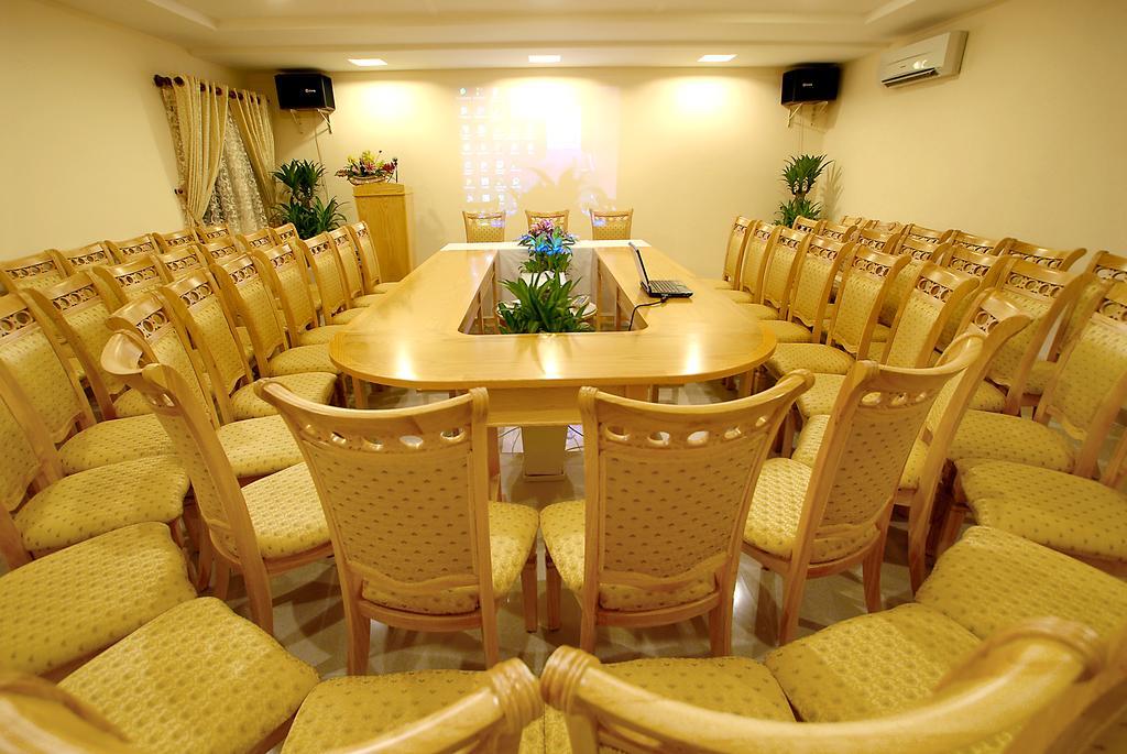 Hoang Phu Gia Hotel Ho Chi Minh-staden Exteriör bild